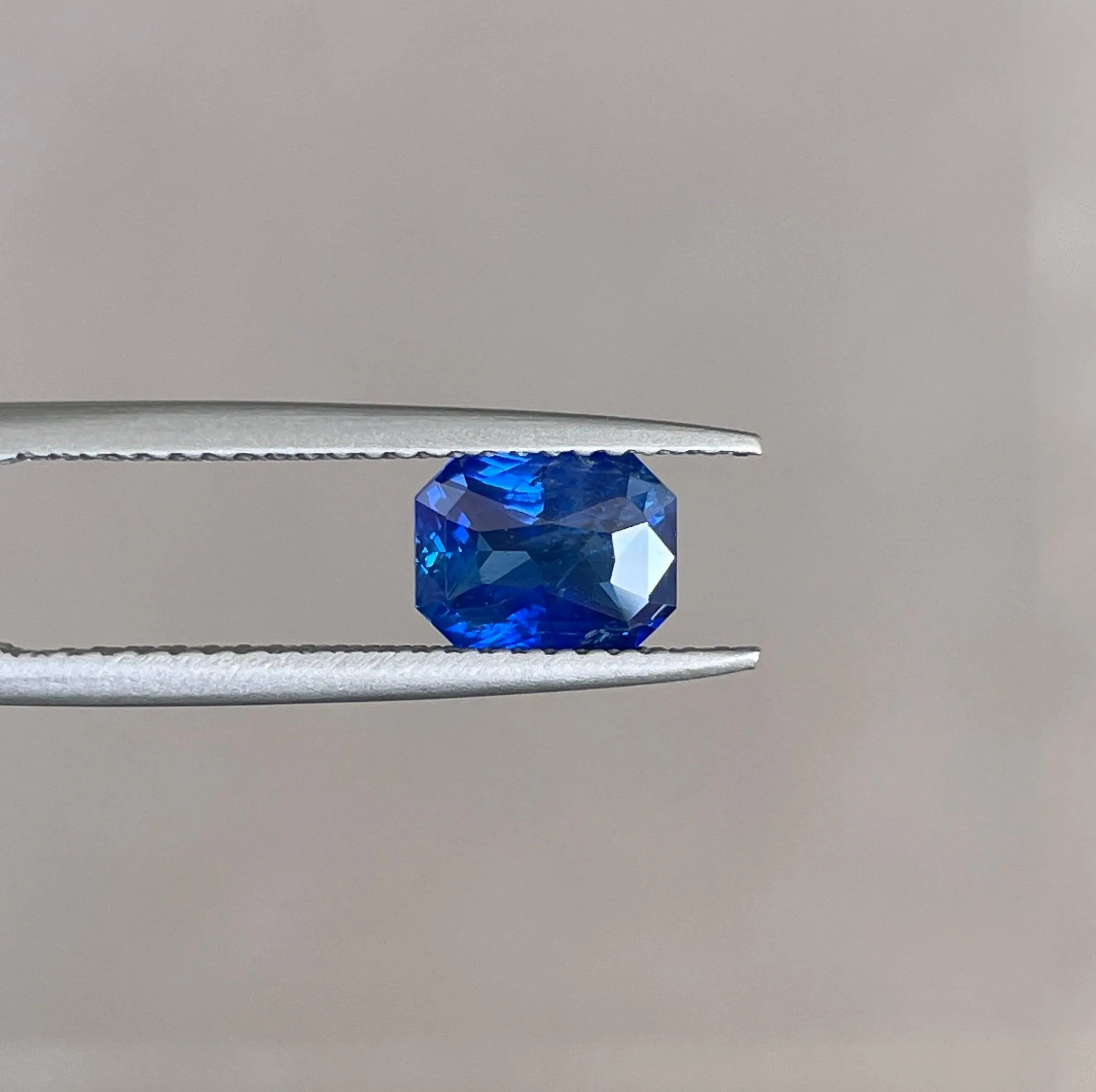 1.51 crt Blue Sapphire/ Ceylon Blue Sapphire/ Natural Blue Sapphire