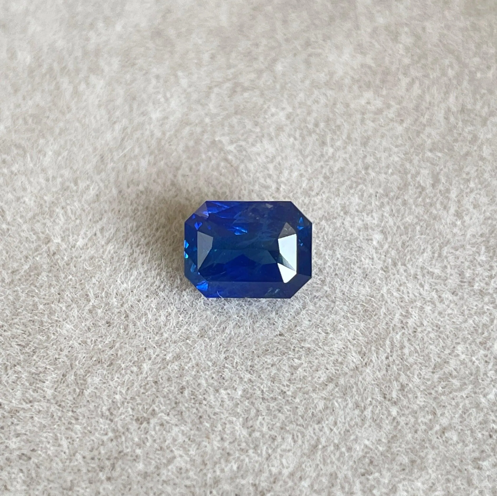 1.51 crt Blue Sapphire/ Ceylon Blue Sapphire/ Natural Blue Sapphire