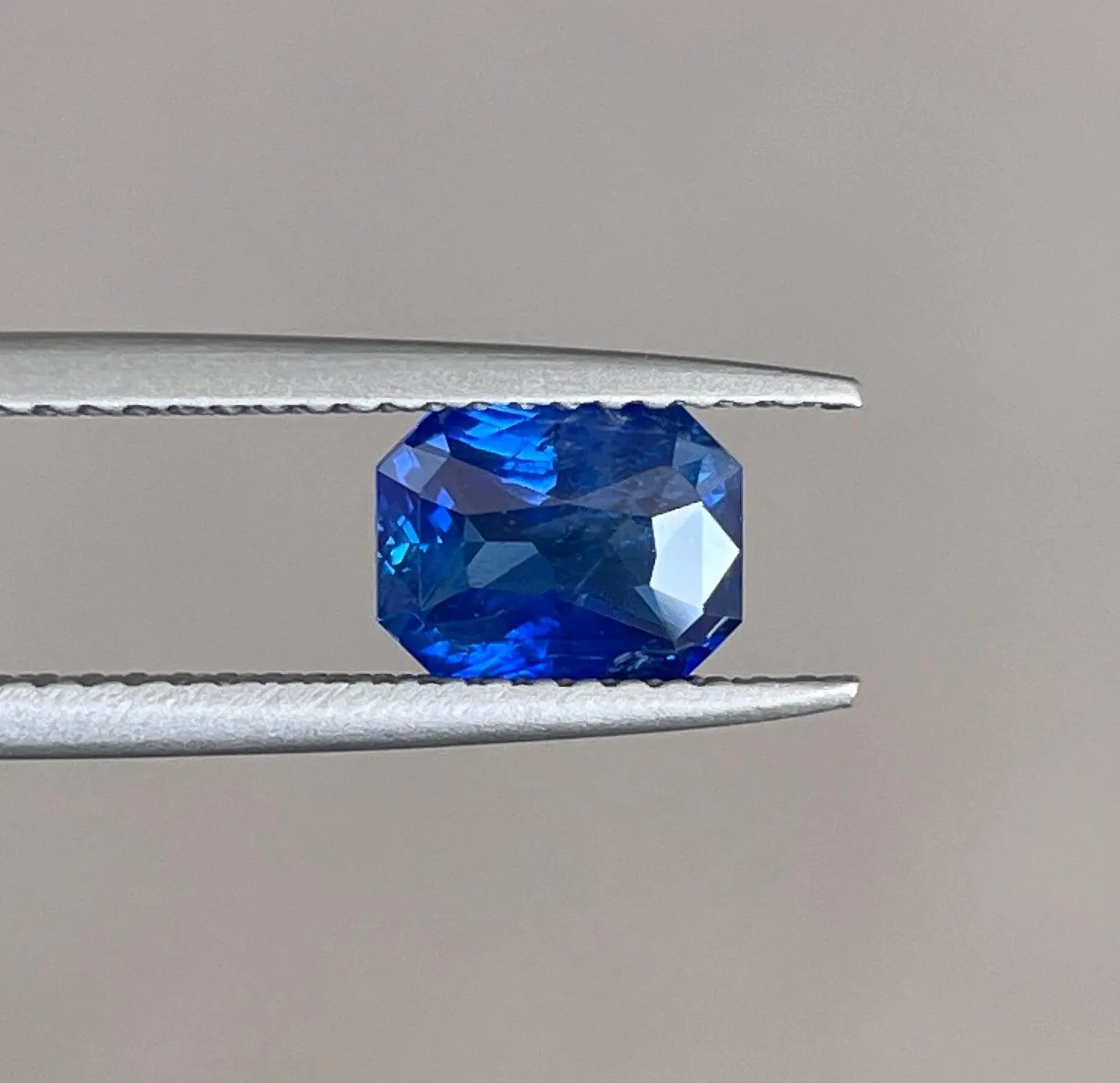 1.51 crt Blue Sapphire/ Ceylon Blue Sapphire/ Natural Blue Sapphire