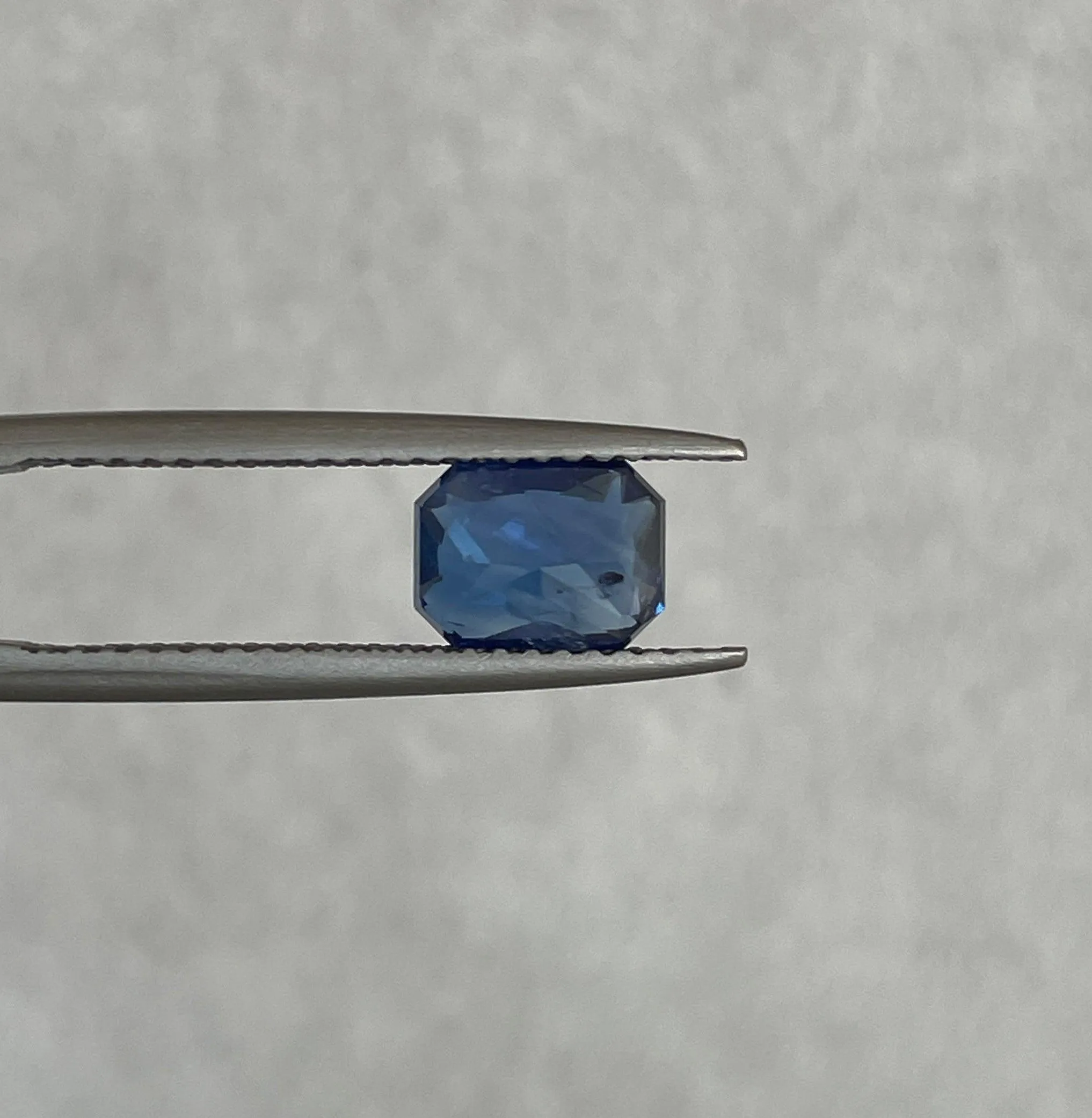 1.51 crt Blue Sapphire/ Ceylon Blue Sapphire/ Natural Blue Sapphire