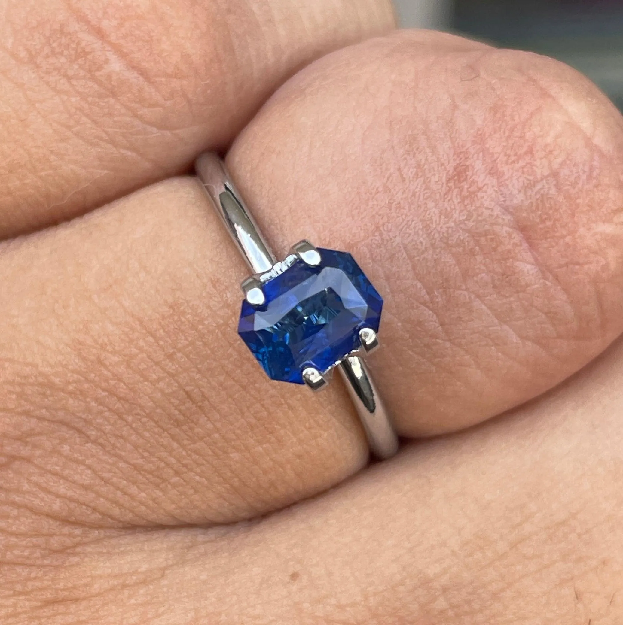 1.51 crt Blue Sapphire/ Ceylon Blue Sapphire/ Natural Blue Sapphire