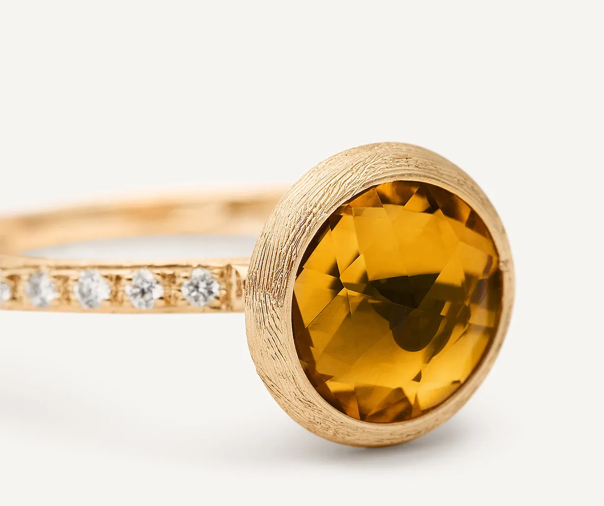 18K Yellow Gold Citrine Ring with Diamond Pavé Shank