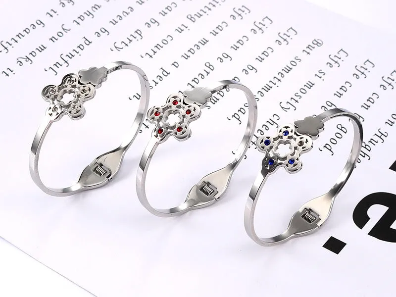 Chic Floral Titanium Steel Bracelet for Women - Personalized Everyday Jewelry