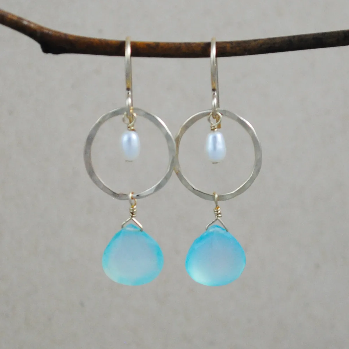 Circle with Stone and Pearl Earrings - goldfilled