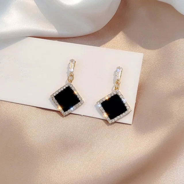 Korean version of hot new black round rhinestone earrings fashion simple and versatile temperament female wedding earrings jewel