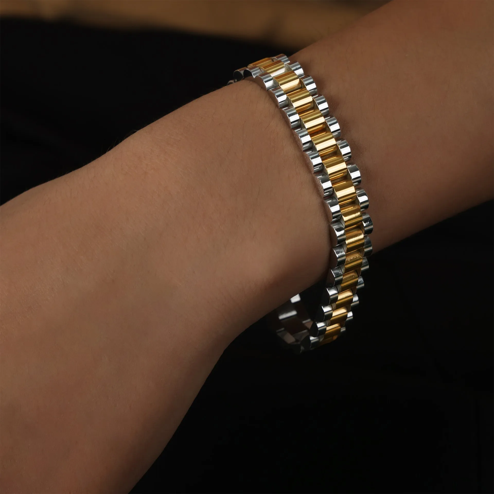 Luxurious Gold-Plated Chain Bracelet for Stylish Women