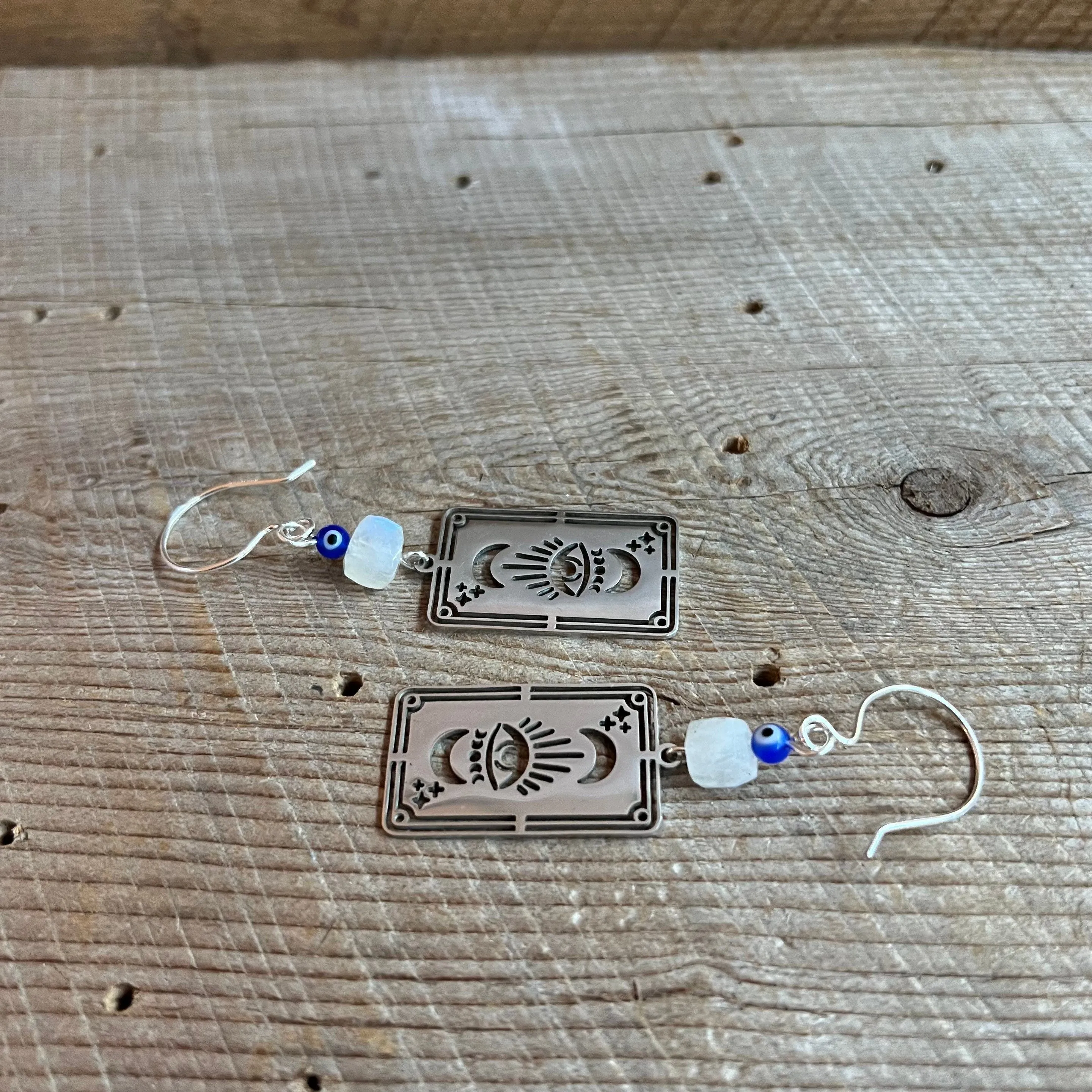 SariBlue® The Eye Tarot Card with Moonstone Earrings